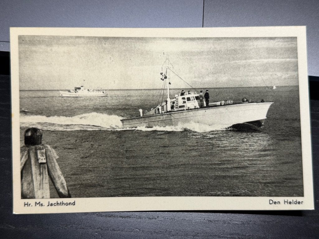 Ansichtkaart Hr. Ms. Jachthond - Den Helder (ca. 1960), Ophalen of Verzenden, 1940 tot 1960, Ongelopen, Noord-Holland