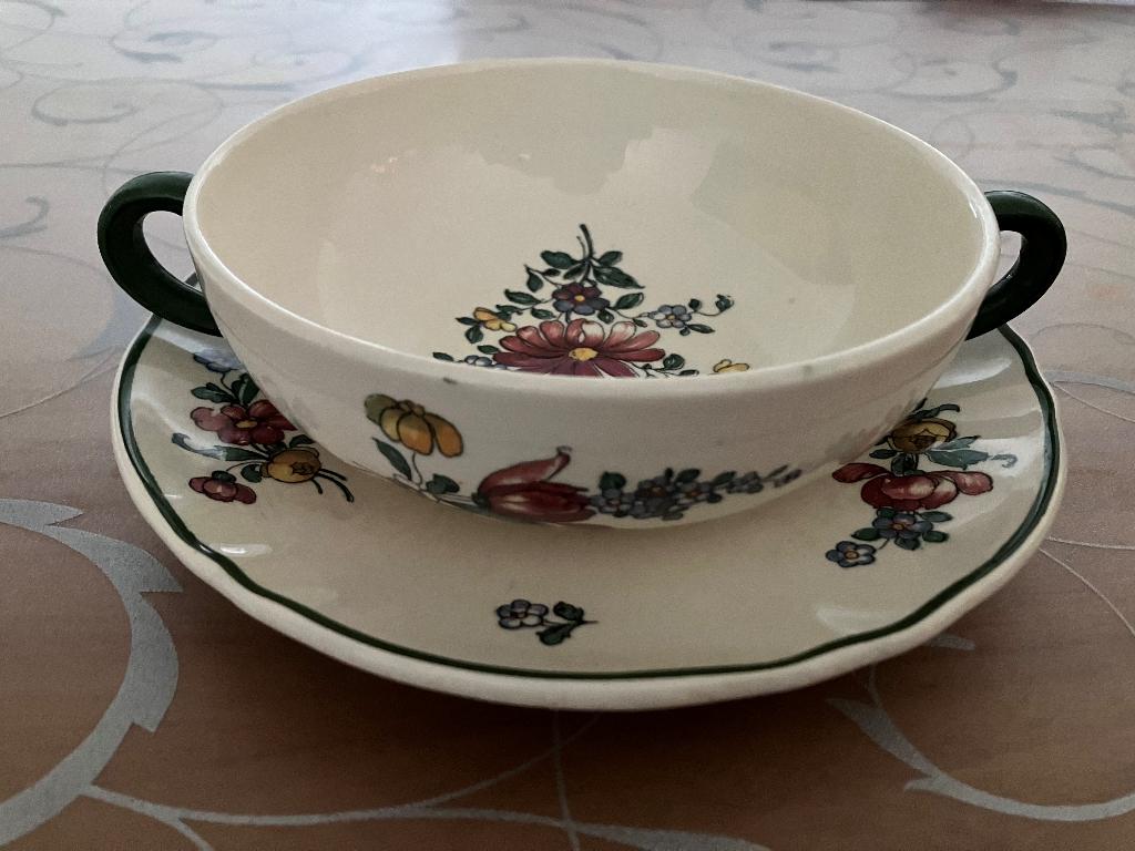 Villeroy & Boch Mettlach 1562 antieke soepkom met schotel, Ophalen