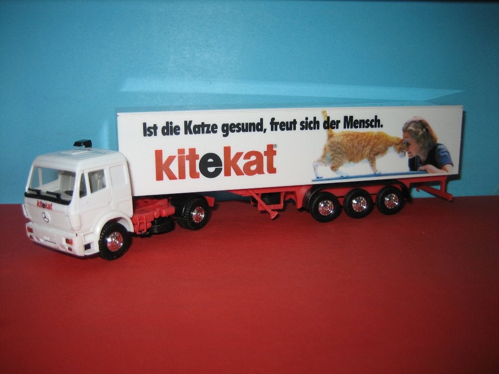 Kitekat  MERCEDES met oplegger  Herpa, Ophalen of Verzenden, Zo goed als nieuw, Bus of Vrachtwagen, Herpa