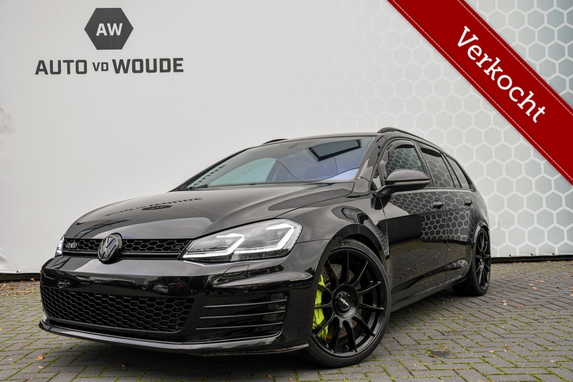 VW Golf Variant 1.6 TDI Highline Porsche remmen Airride Led, Voorwielaandrijving, Gebruikt, 4 cilinders, Zwart