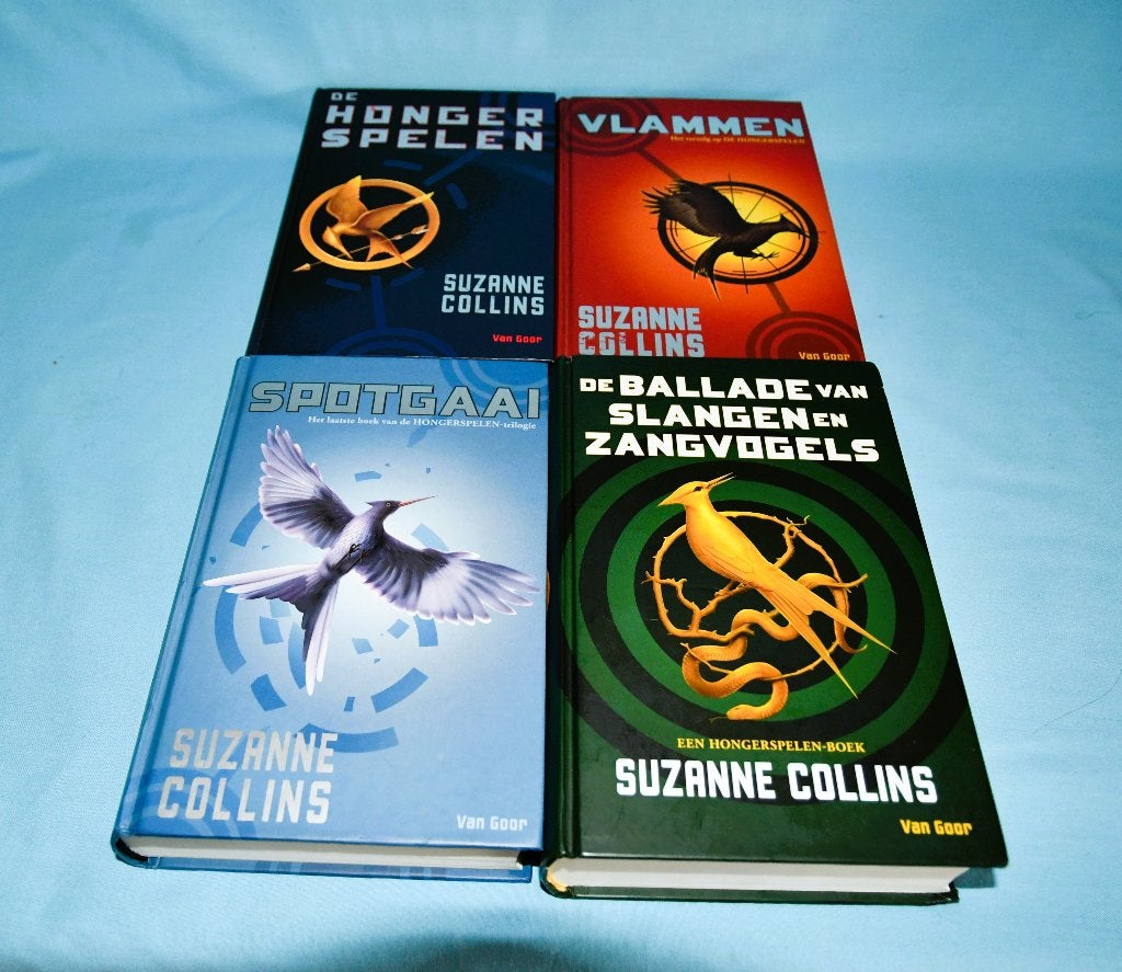 De Hongerspelen + De Ballade van Slangen en Zangvogels, Ophalen of Verzenden, Zo goed als nieuw, Suzanne Collins