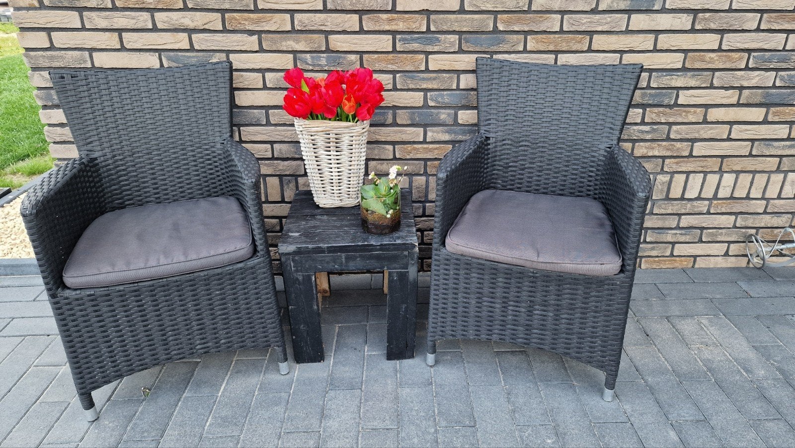 Te koop, 2 wicker tuinstoelen met kussens en houten tafeltje, Tuin en Terras, Tuinsets en Loungesets, Gebruikt, Bijzettafel, Wicker