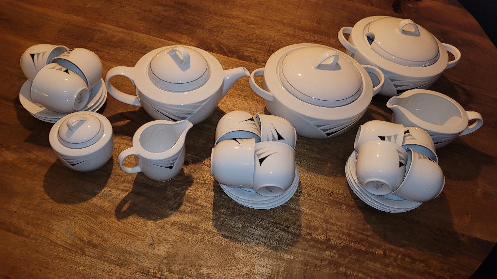 Servies wit/grijs/zwart, Ophalen, Gebruikt, Overige typen, Overige stijlen