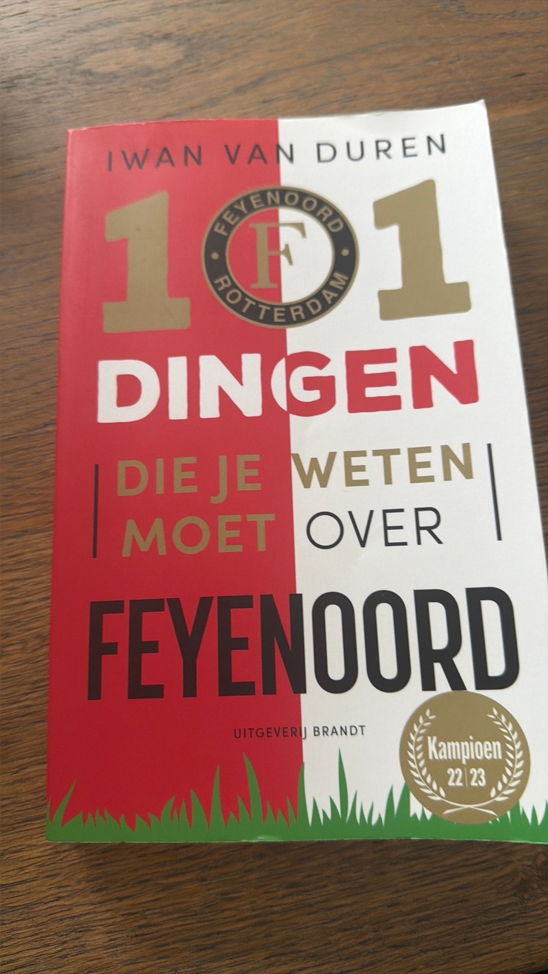 Boek: 101 dingen die je moet weten over Feyenoord, Ophalen of Verzenden, Zo goed als nieuw