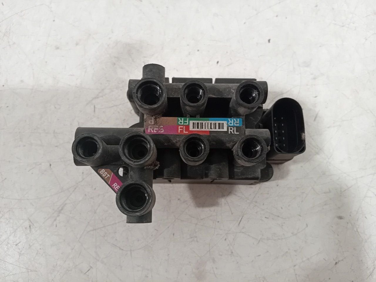 Luchtpomp vering Volkswagen Touareg, Onderdelen@venauto.nl, Van der Ven Autorecycling B.V., Gebruikt, Ettenseweg 76, 4706 PB Roosendaal, The Netherlands