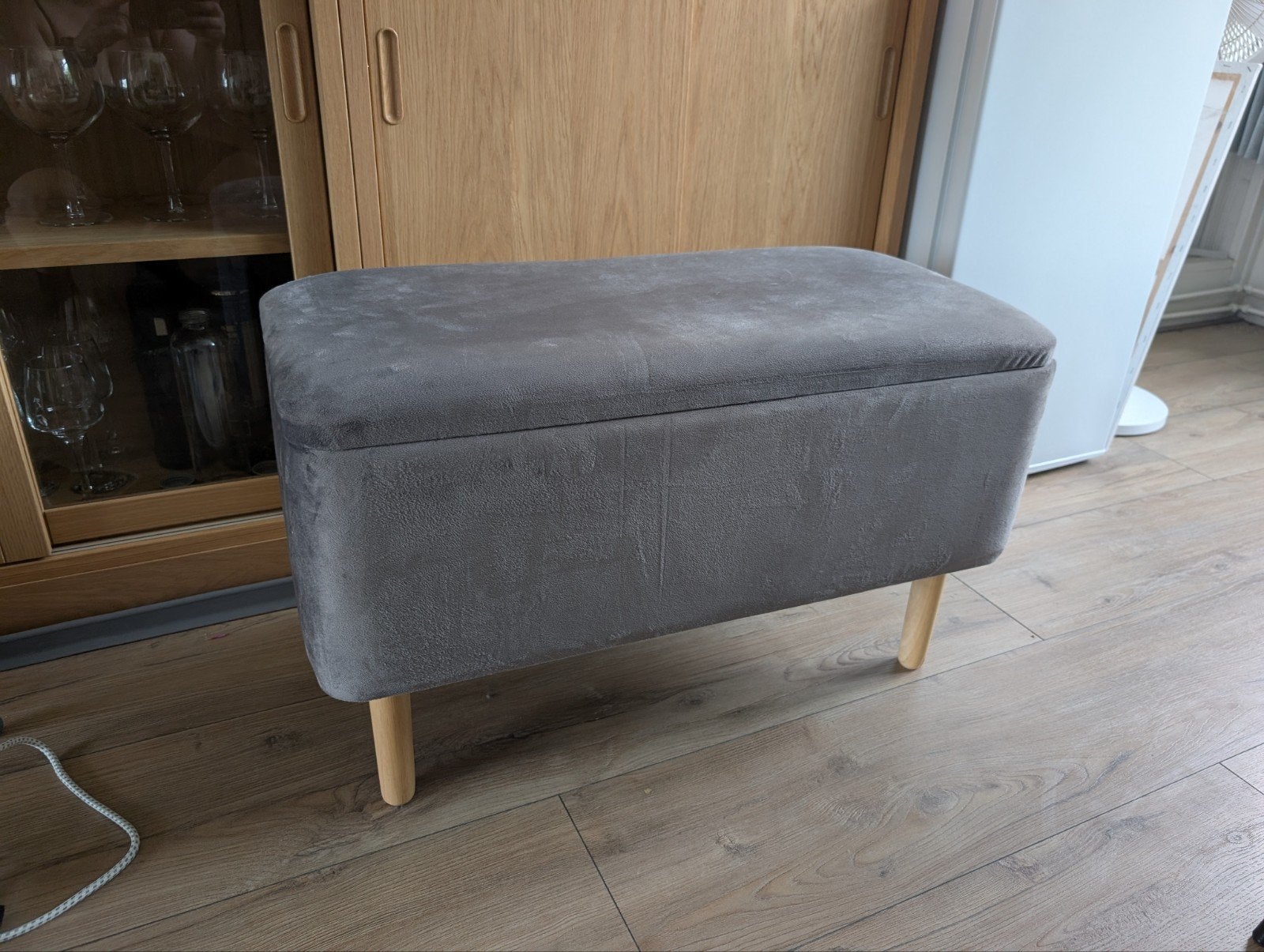 Voetenbankje grijs velour met opbergruimte, Ophalen, Rechthoekig, 75 tot 100 cm, Minder dan 50 cm