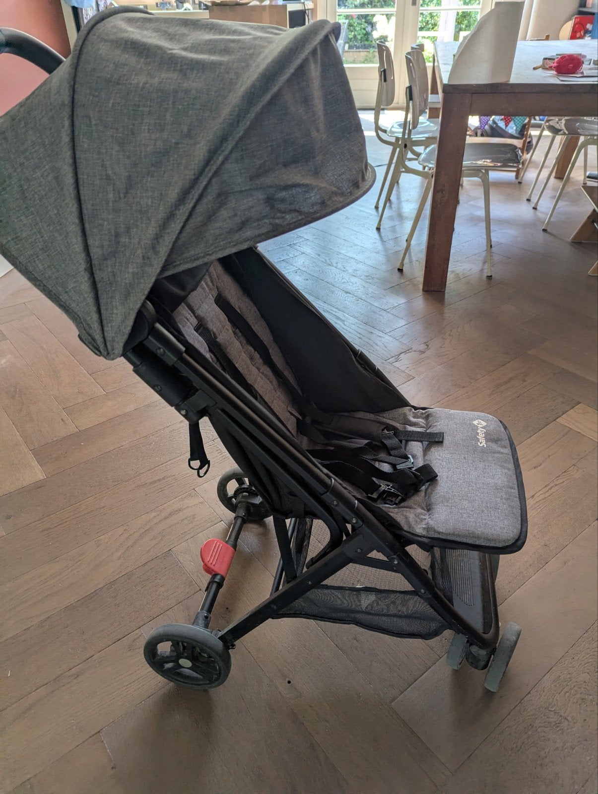 Safety 1st Buggy - Compact en Lichtgewicht, Kinderen en Baby's, Buggy's, Zo goed als nieuw, Ophalen