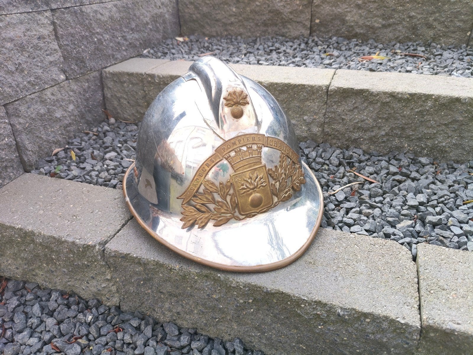Brandweerhelm uit Chamonix Mont Blanc Frankrijk,  brocante, Ophalen of Verzenden