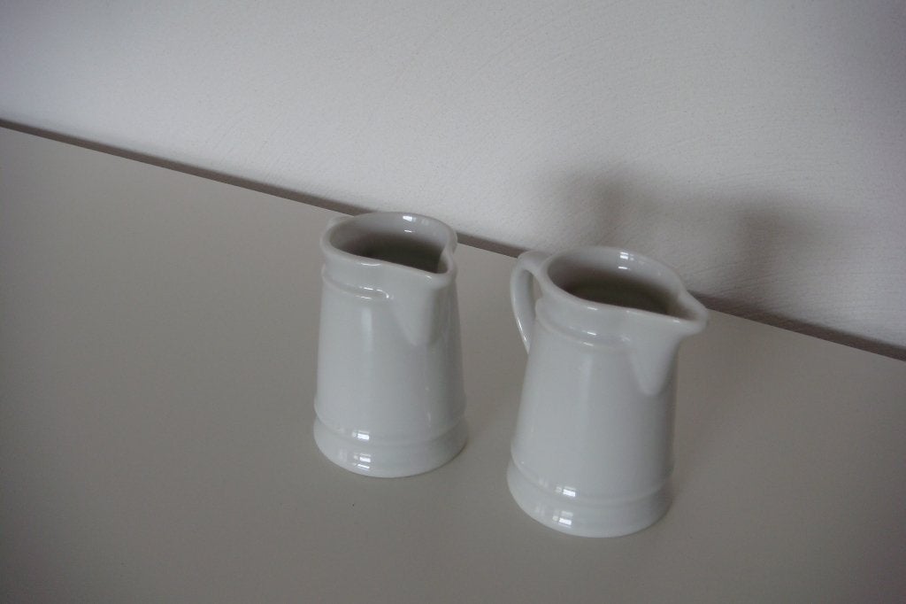 2 Porseleinen melkkannetjes (samen € 3,00), Ophalen, Overige typen, Zo goed als nieuw, Overige stijlen