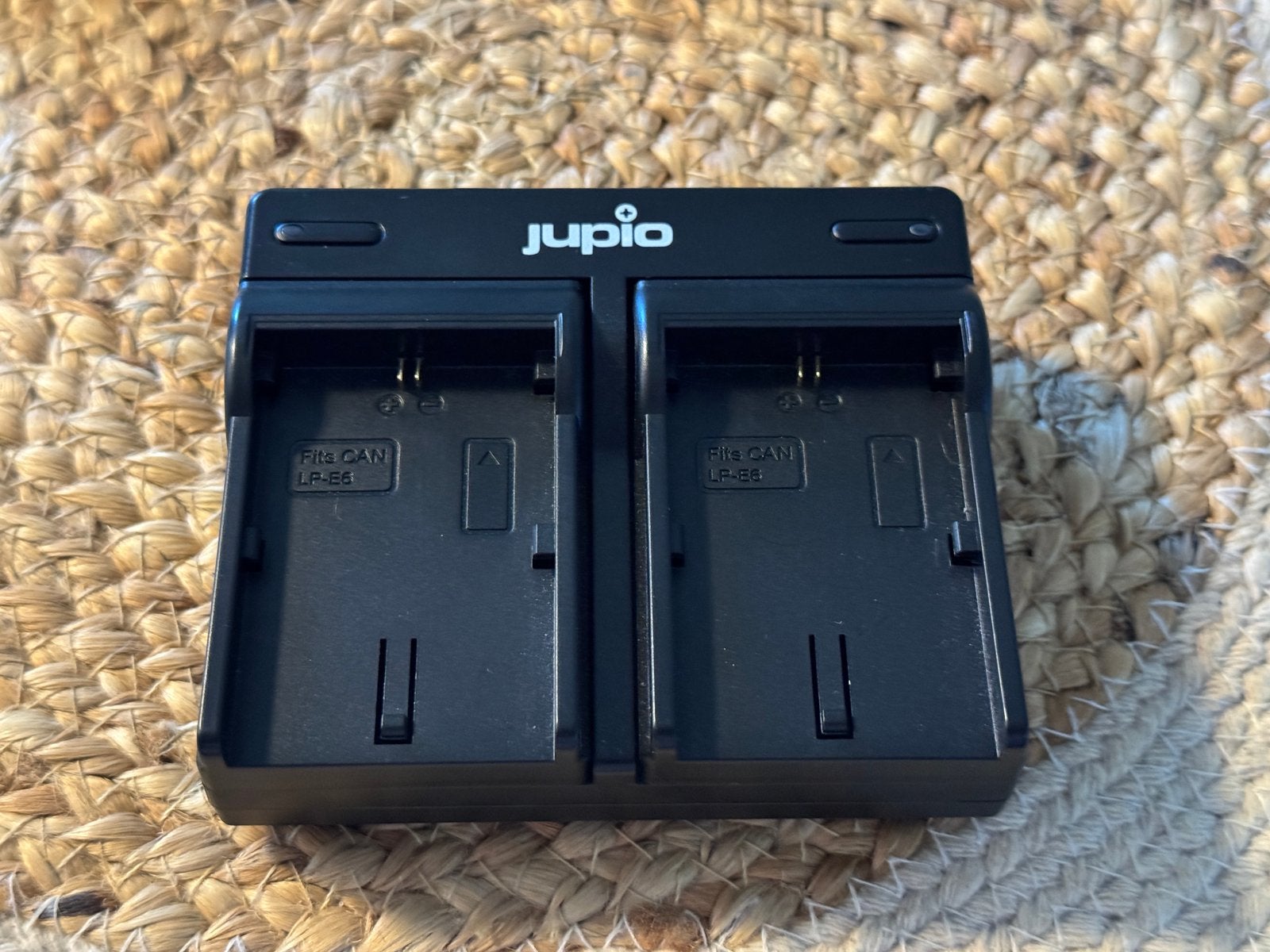 Canon LP-E6 / E6-N / E6-NH dual charger van Jupio, Audio, Tv en Foto, Fotografie | Accu's en Batterijen, Acculader, Canon, Jupio