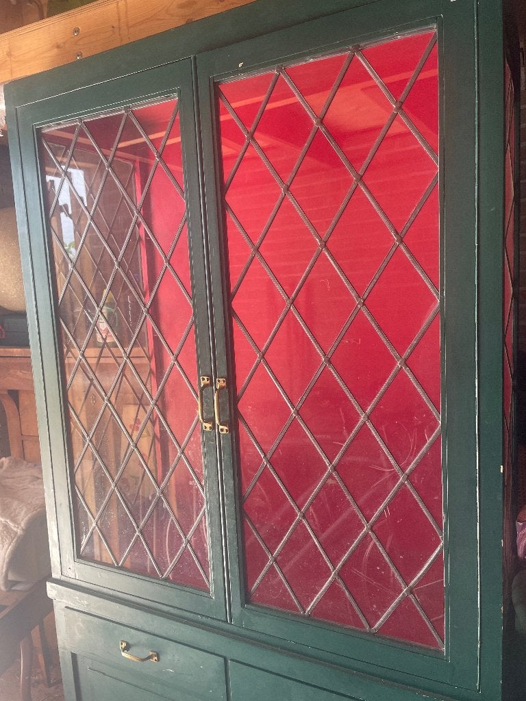 Antieke kast met glasinlood, Ophalen