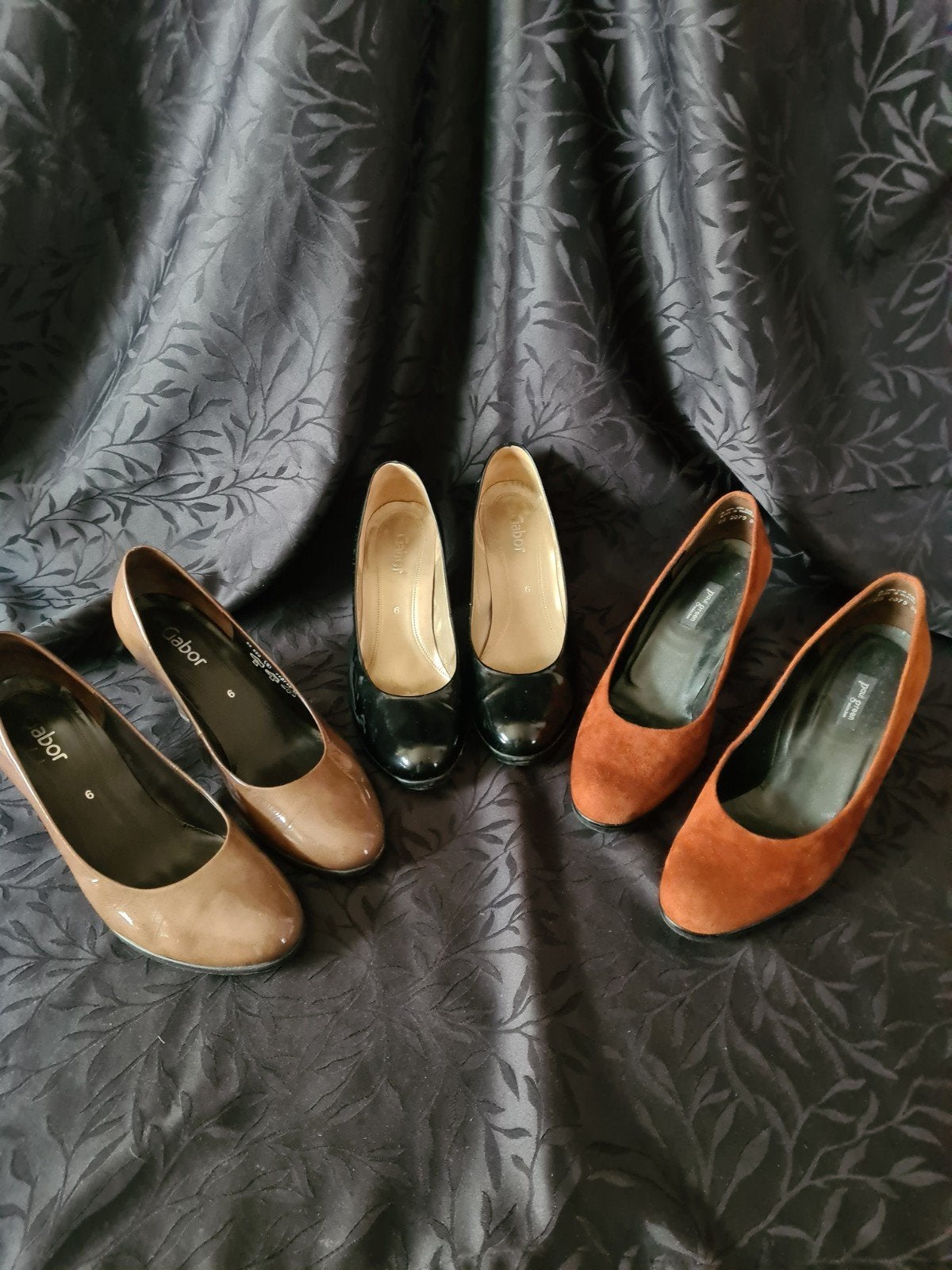 Dames pumps - 3 paar in diverse kleuren en materialen, Kleding | Dames, Ophalen, Gedragen, Bruin, Pumps