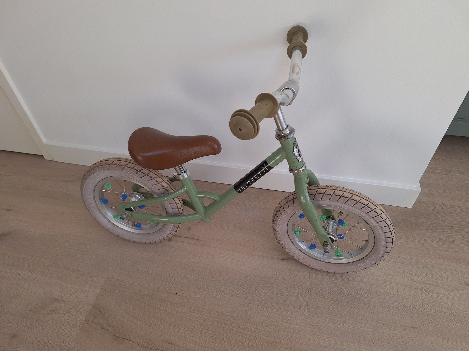 Berghem: Veloretti Loopfiets, moss- groen., Fietsen en Brommers, Ophalen, Zo goed als nieuw, Minder dan 16 inch, Veloretti