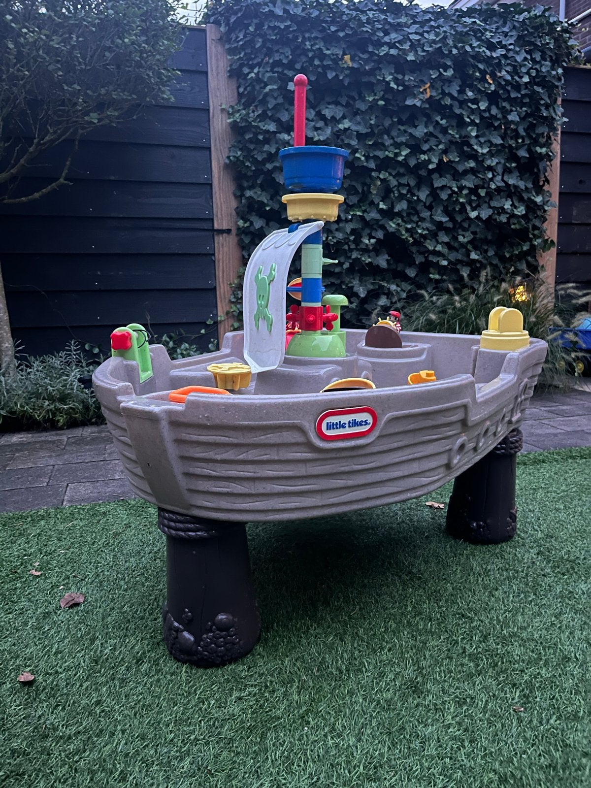 Little Tikes Piratenschip Water- en Zandtafel, Ophalen, Gebruikt