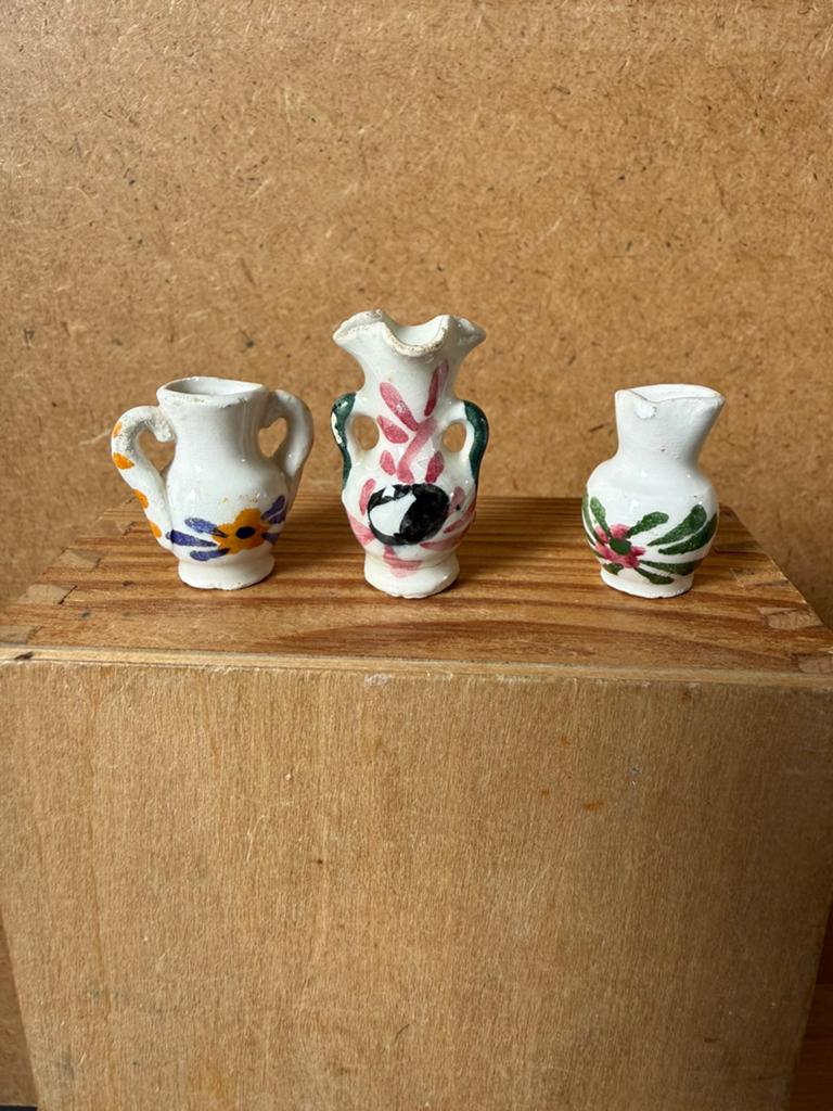 3x kruik vaas - 2.5 tot 3.5cm - handwerk - keramiek, Verzamelen, Poppenhuizen en Toebehoren, Ophalen of Verzenden, Zo goed als nieuw