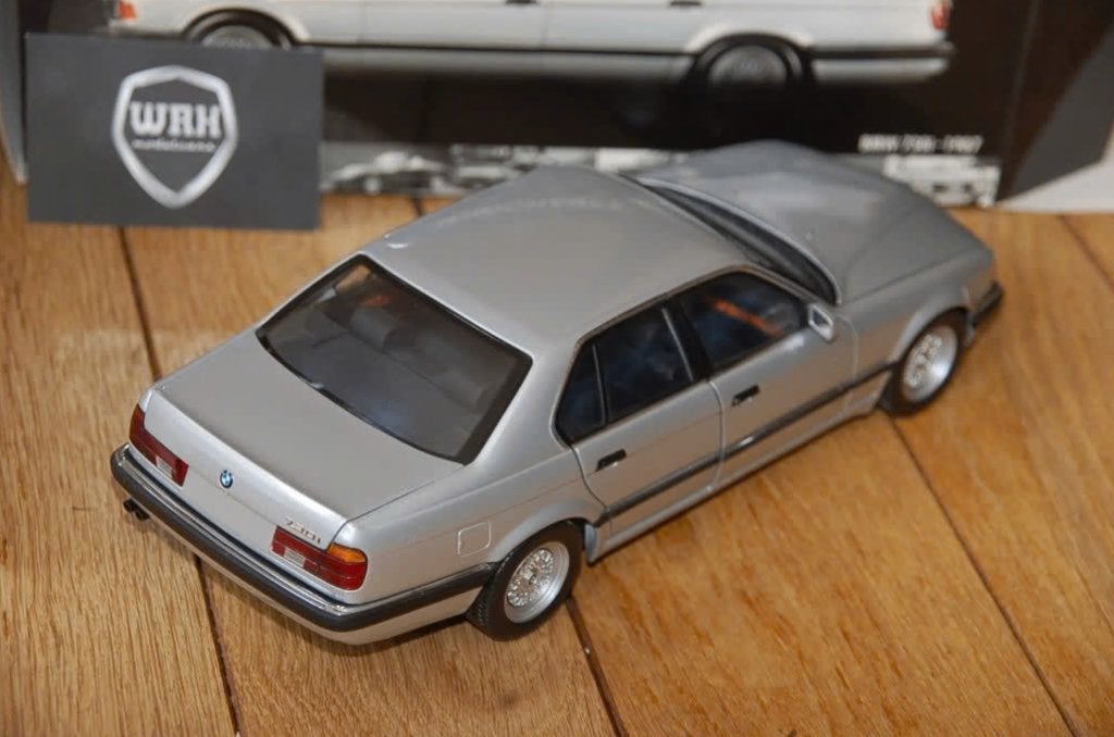 1:18 BMW 730i 1987 silver Minichamps diecast in box WRH, Verzenden, Zo goed als nieuw, Auto, MiniChamps