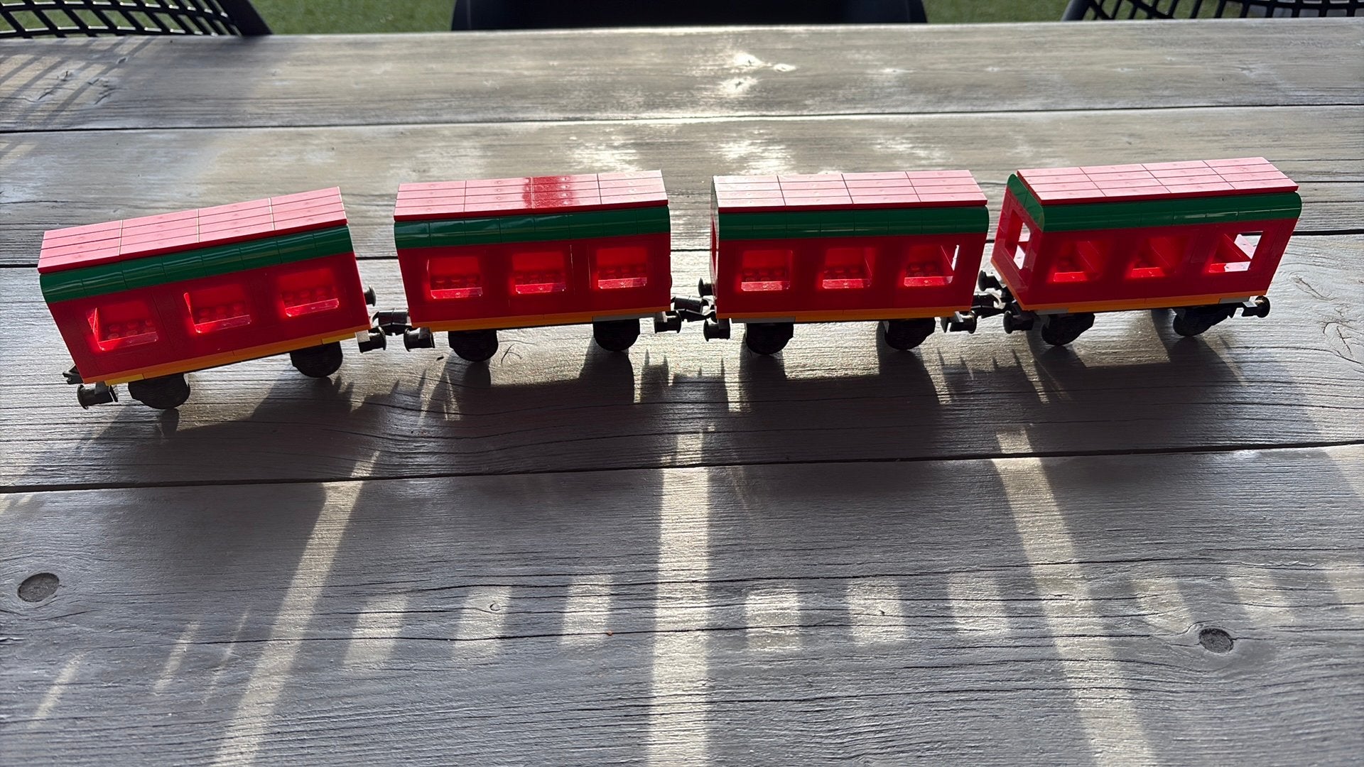 Lego 4 unieke wagonnetjes voor je lego trein., Compleet, MOC (eigen creatie), Overige thema's, Lego