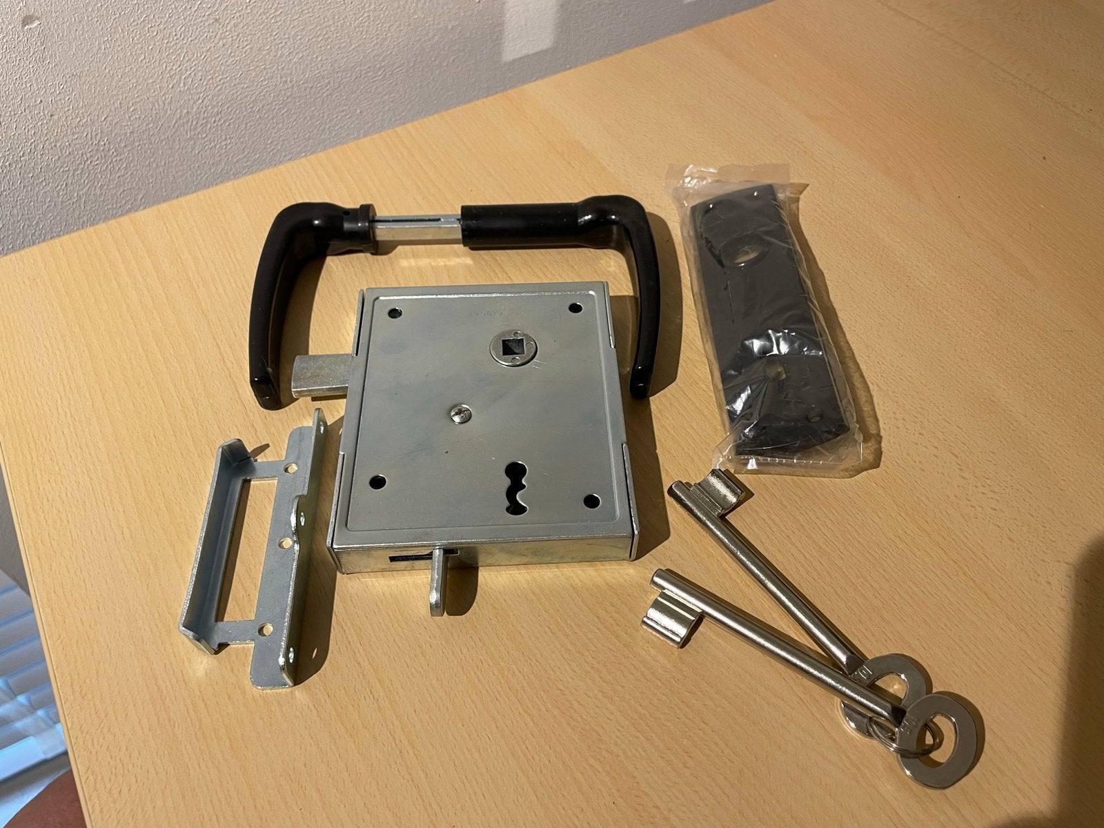 Dulimex opleg poortslot compleet met deurkruk en schild zwar, Ophalen of Verzenden, Nieuw, Overige materialen, Slot