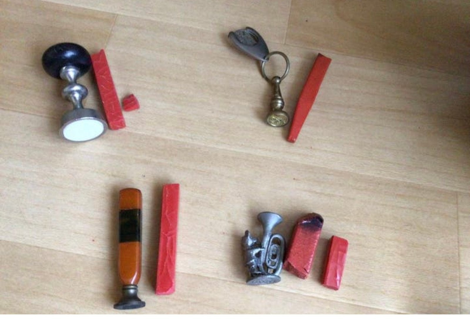 4 Hele OUDE LAKSTEMPELS 🌺 zie de foto,s en info, Ophalen of Verzenden