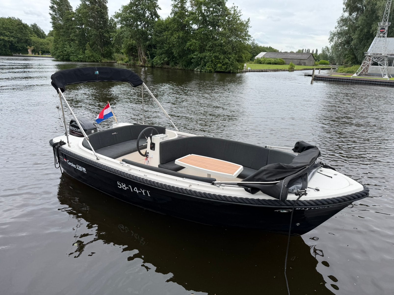 Corsiva 520 new age Mercury 40 pk met trailer, Watersport en Boten, Sloepen, Zo goed als nieuw, Overige typen, Corsiva, Afdekzeil