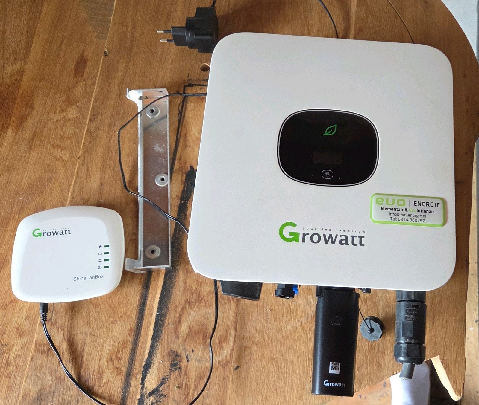 Growatt MIC 3000TL-X omvormer voor zonnepanelen, Ophalen of Verzenden, Zo goed als nieuw