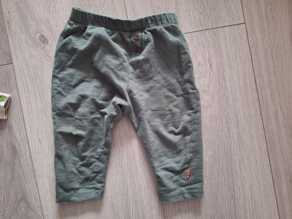 Groen broekje van de Hema, maat 80, Kinderen en Baby's, Babykleding | Maat 80, Broekje, Verzenden, Zo goed als nieuw, Hema