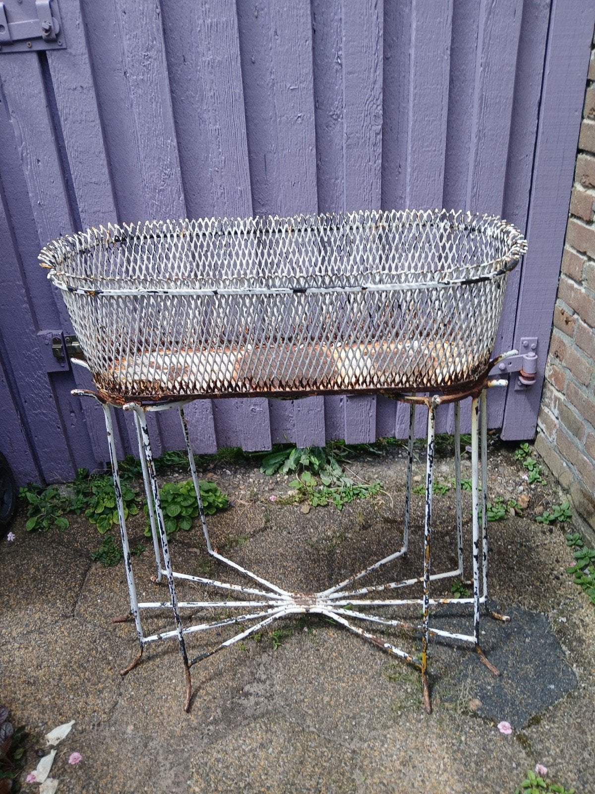 Vintage metalen plantenbak op standaard, zeer uniek!, Tuin en Terras, Bloembakken en Plantenbakken, Ophalen, Gebruikt, 100 cm of meer