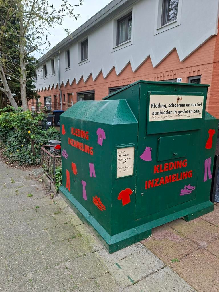 Kleding container als nieuw, Ophalen of Verzenden, Zo goed als nieuw