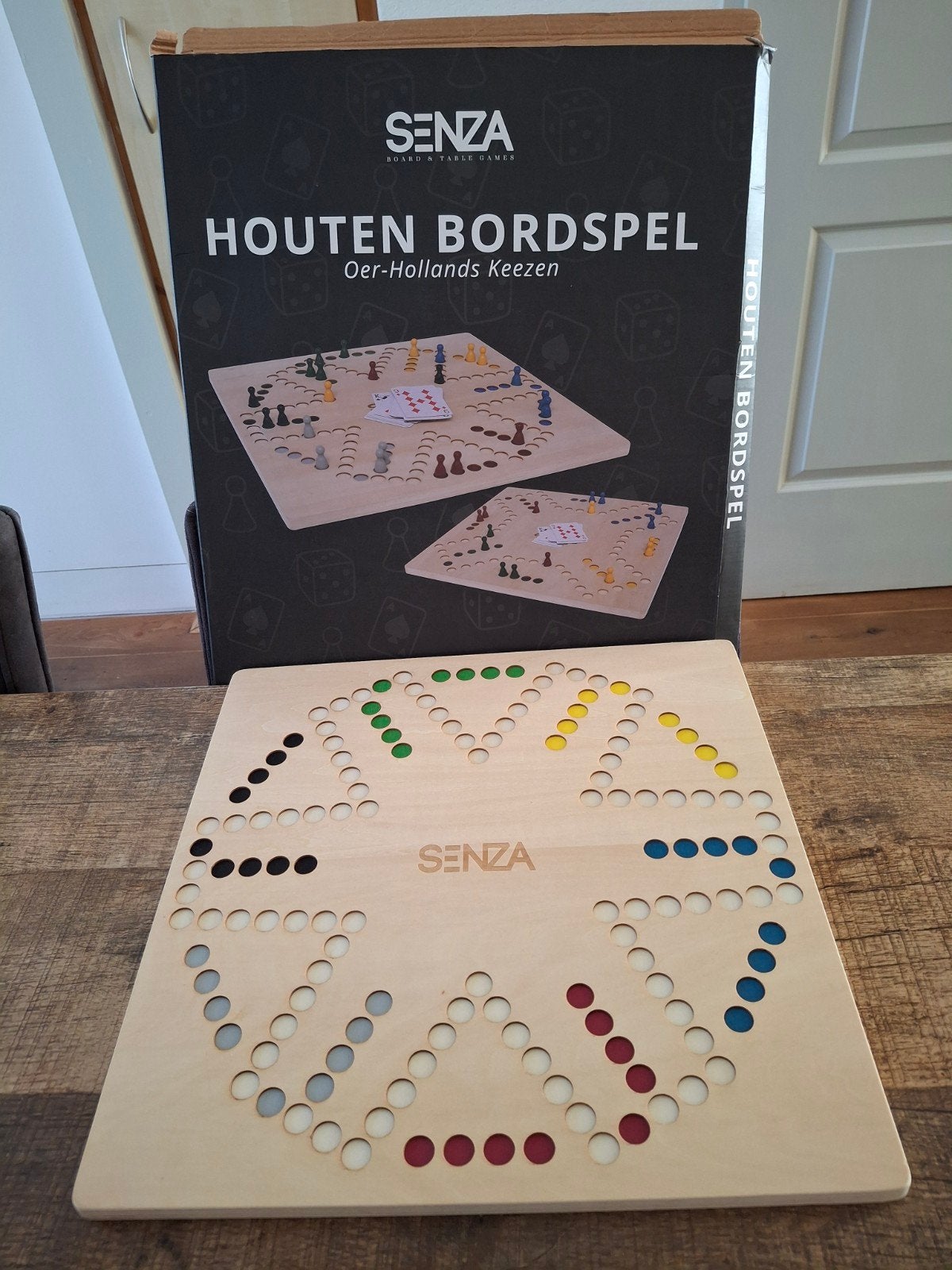 houten keezbord.  senza, Hobby en Vrije tijd, Gezelschapsspellen | Bordspellen, Ophalen of Verzenden, Zo goed als nieuw