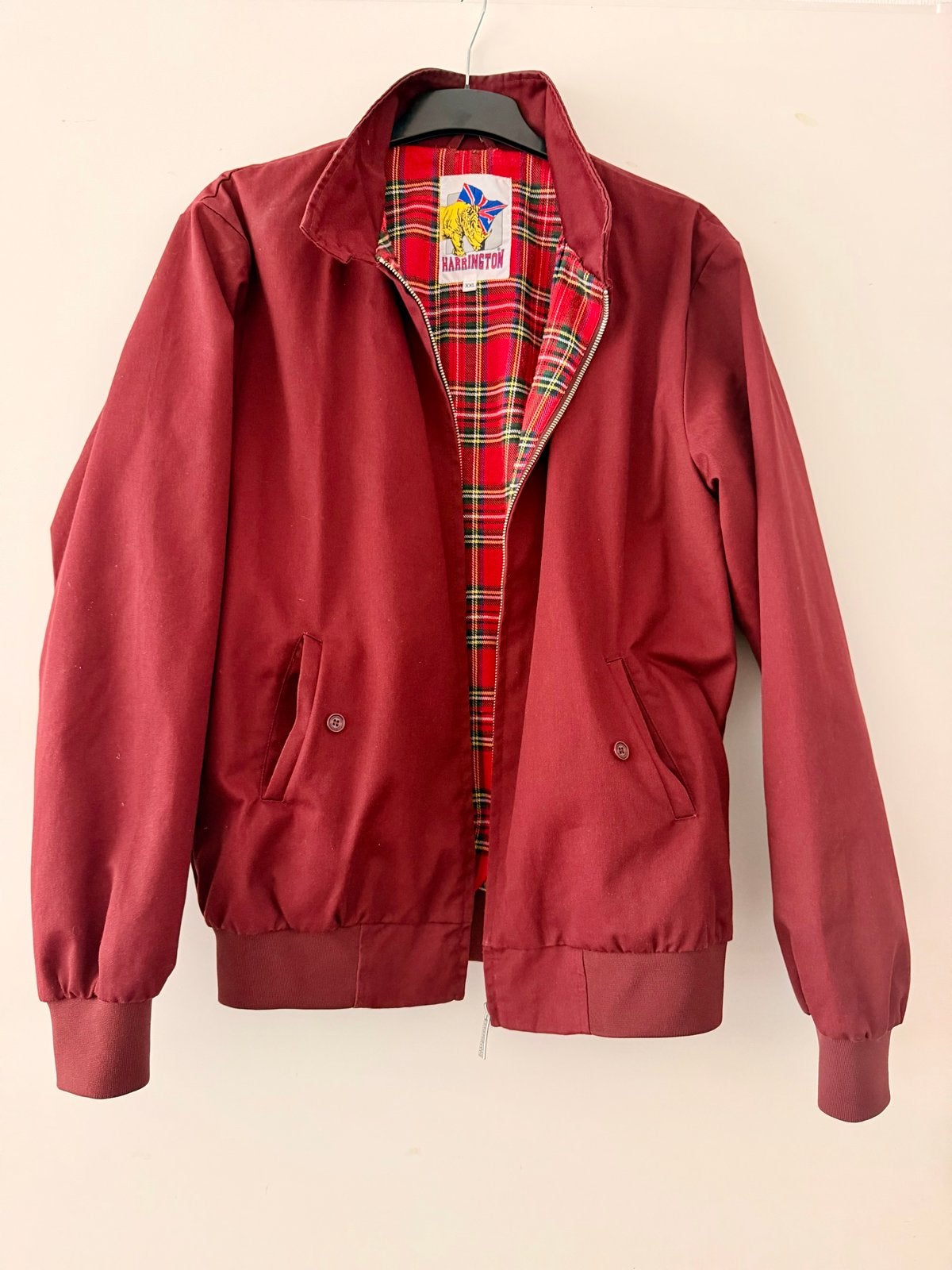 Harrington jas bordeauxrood met geruite voering, Ophalen of Verzenden, Zo goed als nieuw, Overige maten, Rood