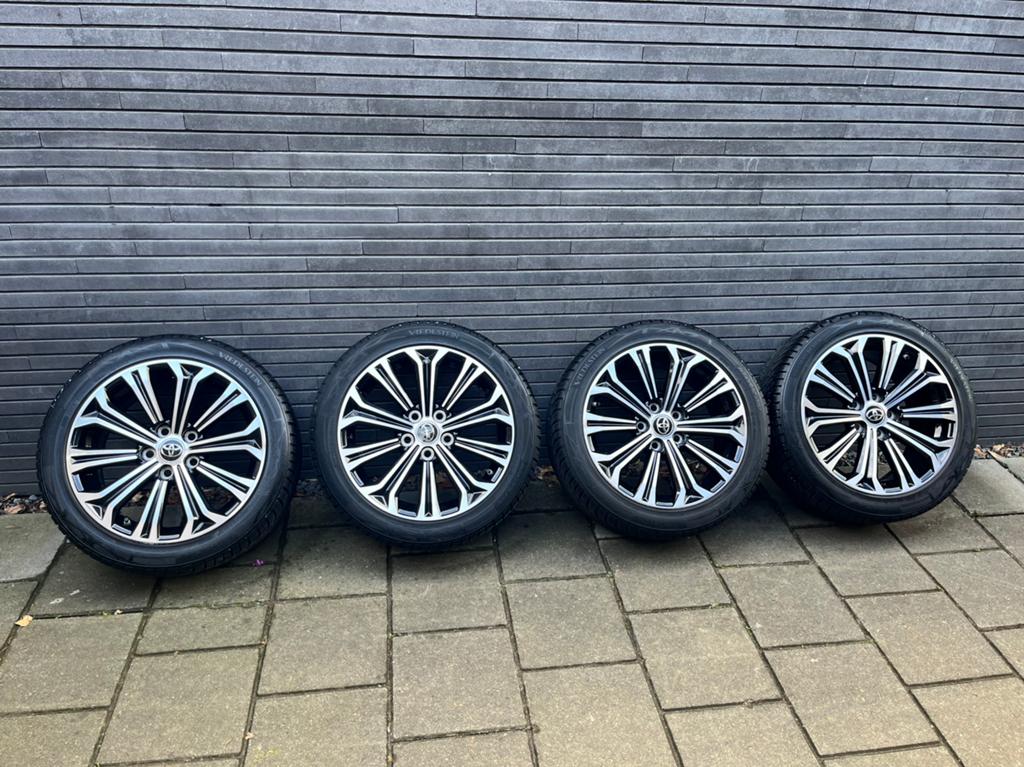Winterbanden en velgen Toyota, Ophalen, Gebruikt, Banden en Velgen, 17 inch