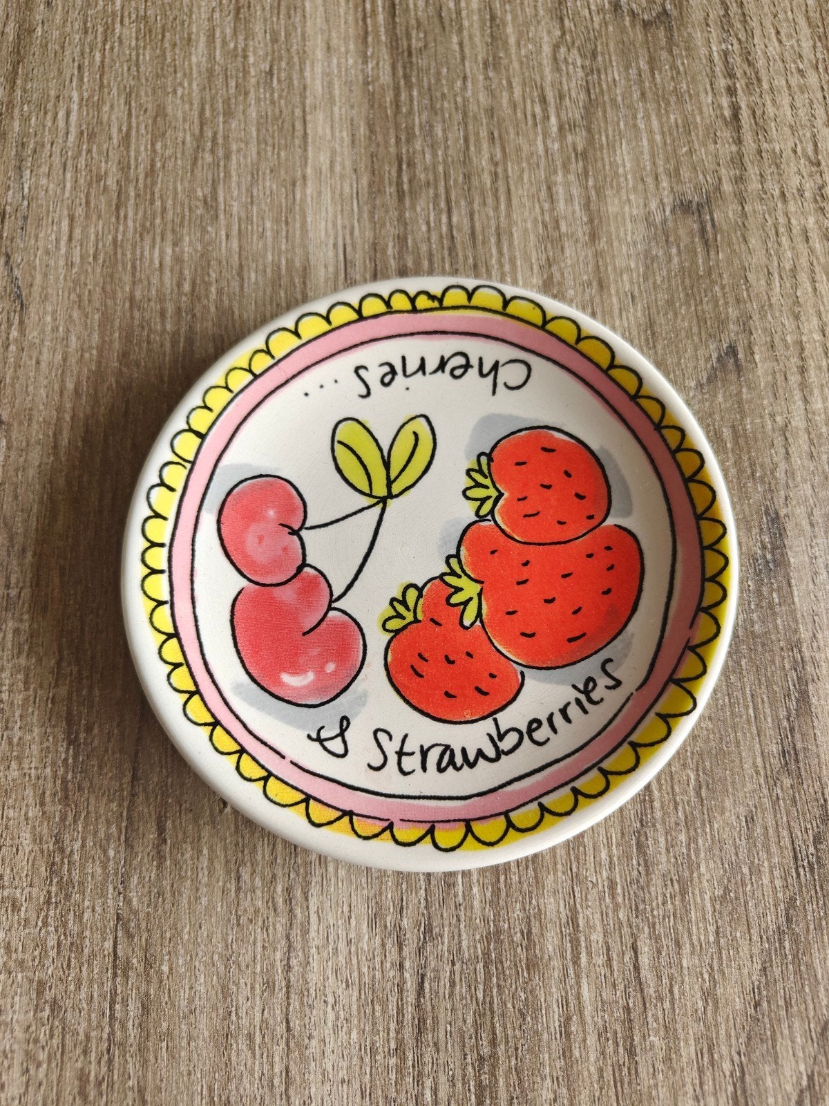 Blond Amsterdam Petit Four Cherries & Strawberries ⌀12cm, Nieuw, Ophalen of Verzenden, Schaal of Schalen, Modern