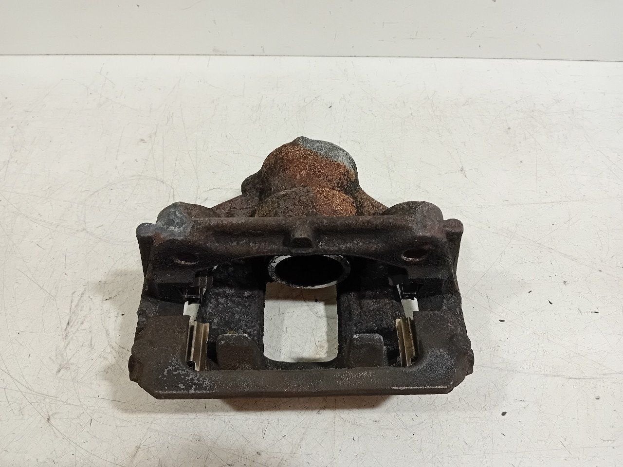 Remklauw links achter Mercedes-Benz Sprinter, Onderdelen@venauto.nl, Van der Ven Autorecycling B.V., Gebruikt, Ettenseweg 76, 4706 PB Roosendaal, The Netherlands