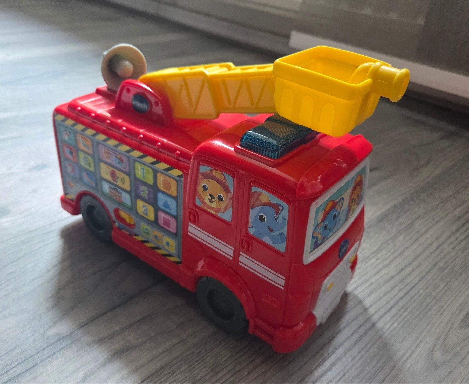 Vtech Brandweerauto met geluid en licht, Ophalen, Zo goed als nieuw, 6 maanden tot 2 jaar