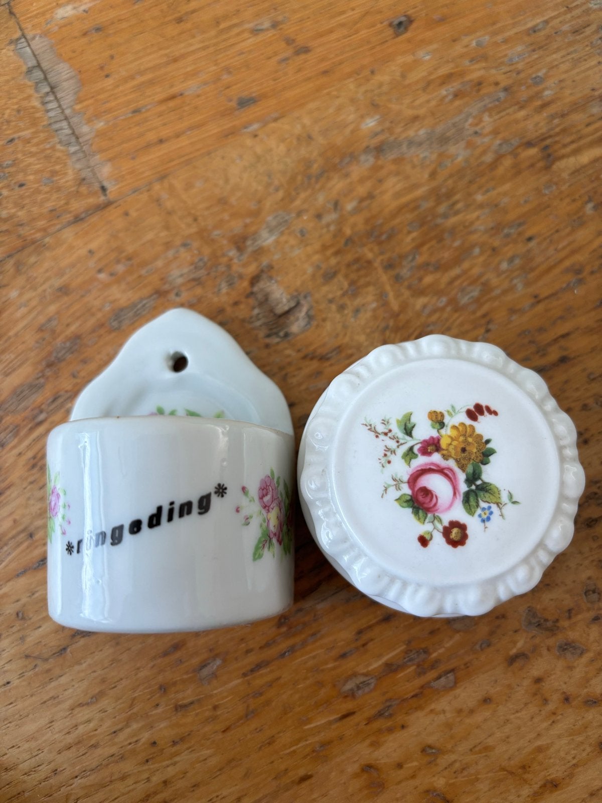Vintage Coalport porseleinen ringendoosje en wandhouder, Antiek en Kunst, Ophalen of Verzenden