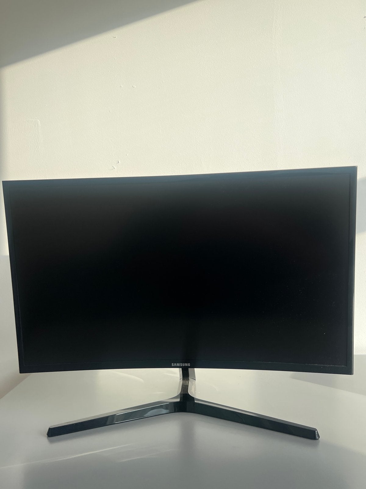 Samsung C27F398FHU 27 inch Curved Monitor - Zonder stroomkab, 3 tot 5 ms, Curved, Full HD, 61 t/m 100 Hz