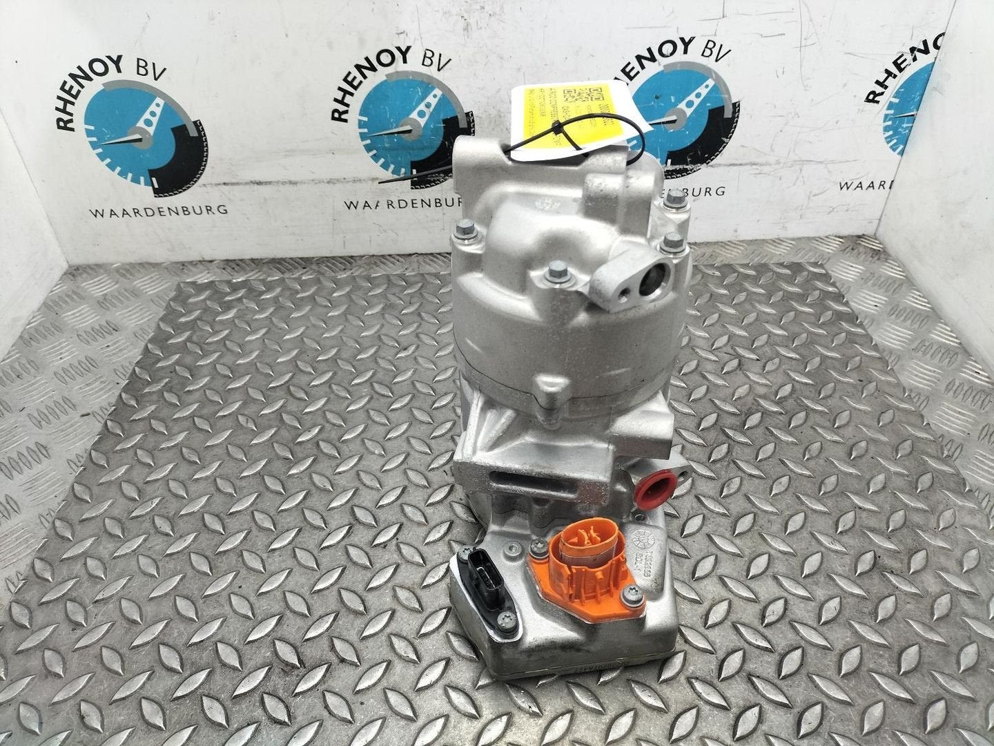 NISSAN QASHQAI AIRCO COMPRESSOR / AIRCOPOMP 926006UM0B 2022, Ophalen of Verzenden, Gebruikt, Stiba lid