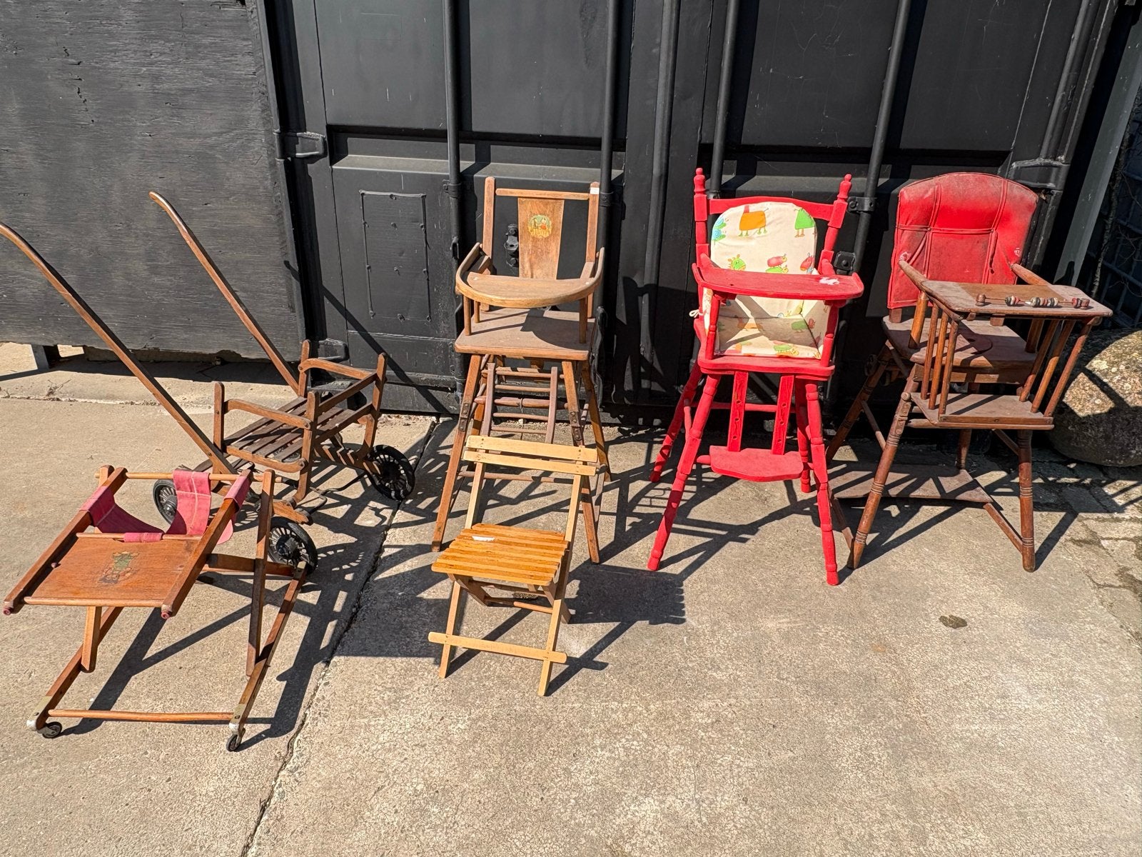 Antieke Kinderstoelen - Vintage Houten Kinderstoel, Kinderen en Baby's, Ophalen, Overige typen, Afneembaar eetblad, M