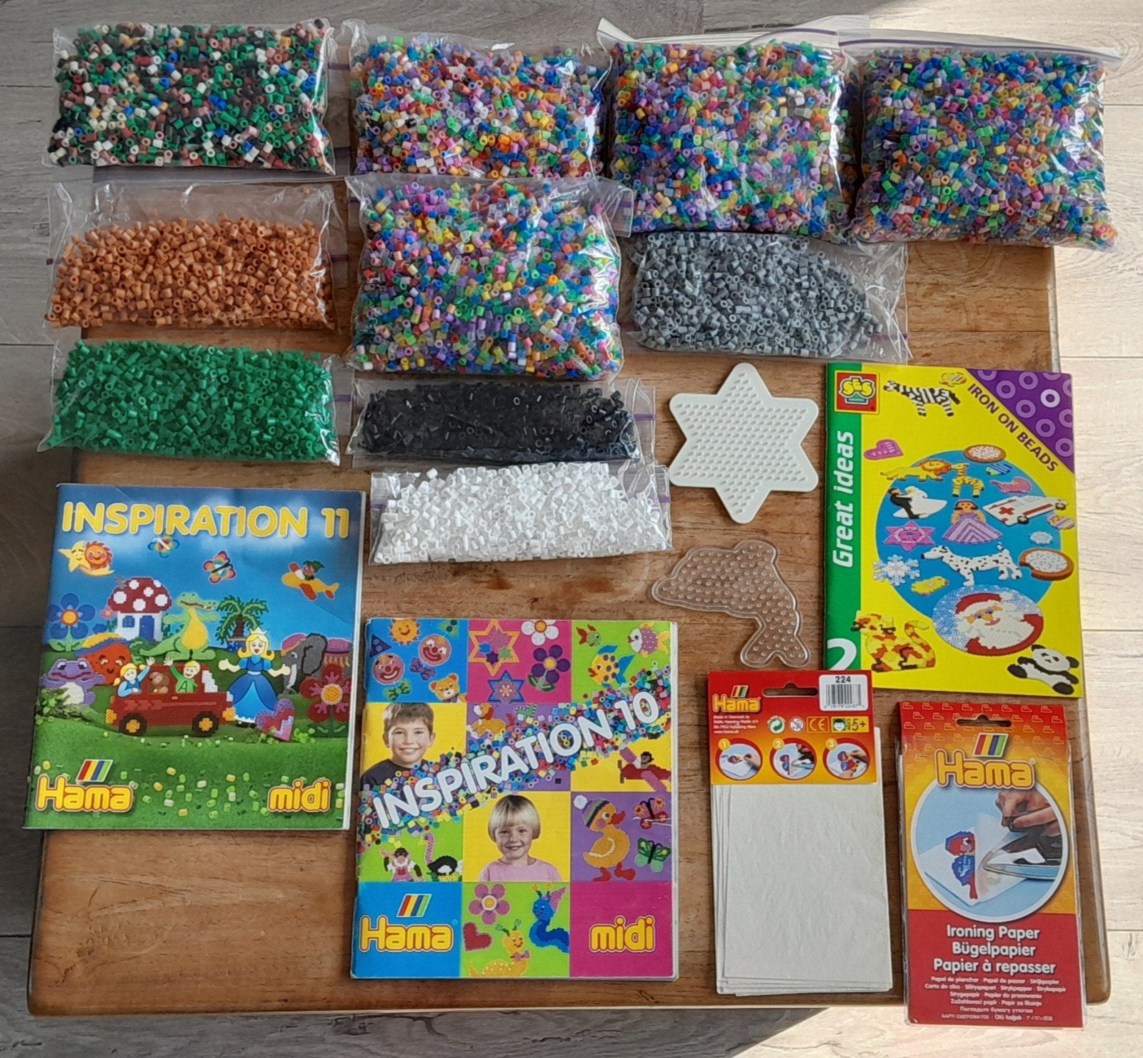 Hama strijkkralen met legborden en inspiratieboeken, Ophalen of Verzenden, Gebruikt, Knutselen