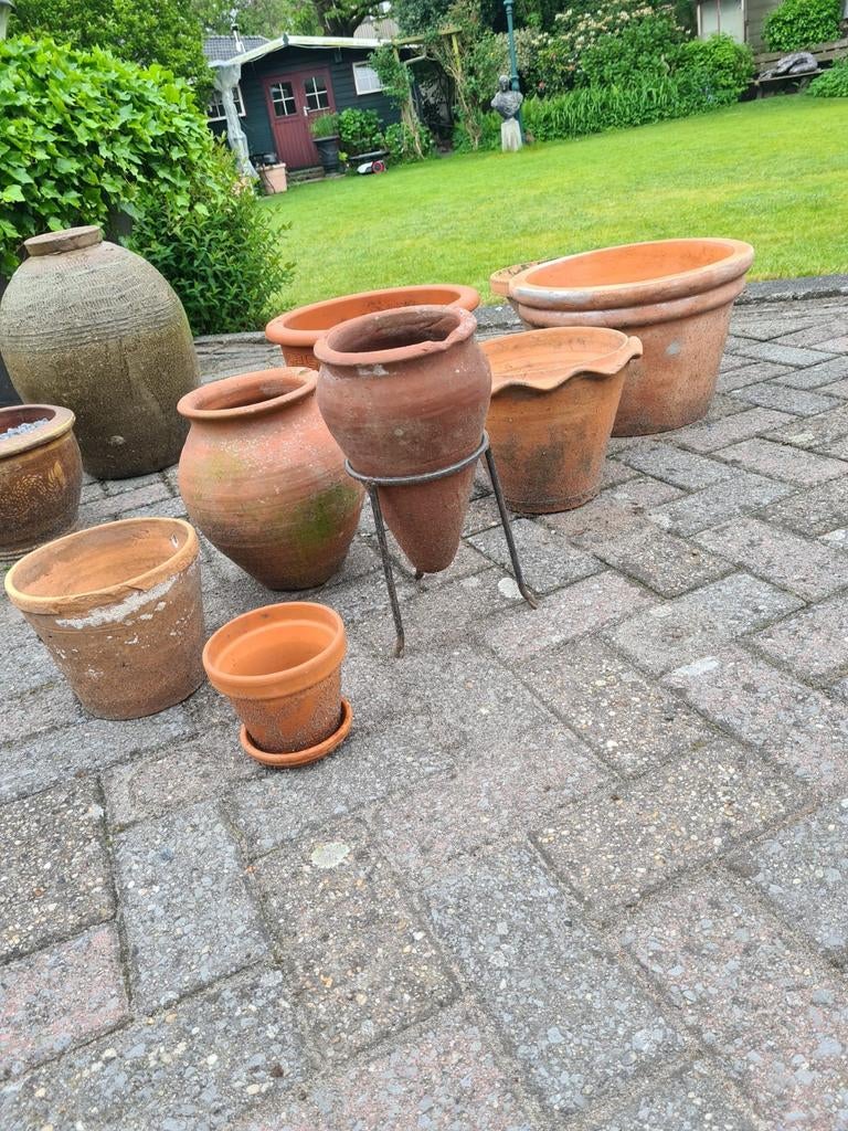 8 verschillende soorten terracotta potten, Ophalen of Verzenden, Rond, Steen, Minder dan 30 cm