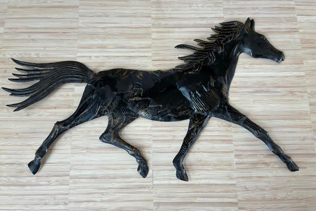 Vintage dun metalen wanddecoratie van rennend paard, Huis en Inrichting, Woonaccessoires | Wanddecoraties, Ophalen, Zo goed als nieuw