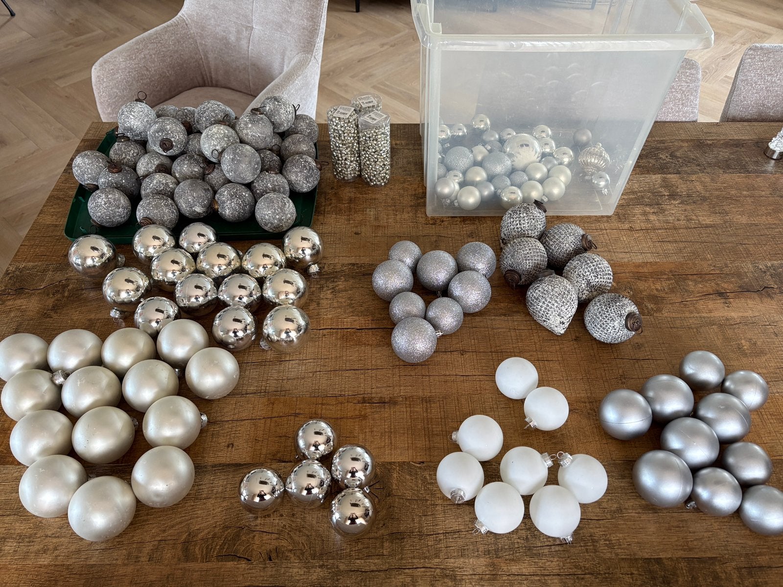 Grote partij luxe landelijke kerstballen grijs-wit-zilver, Diversen, Kerst, Ophalen, Gebruikt