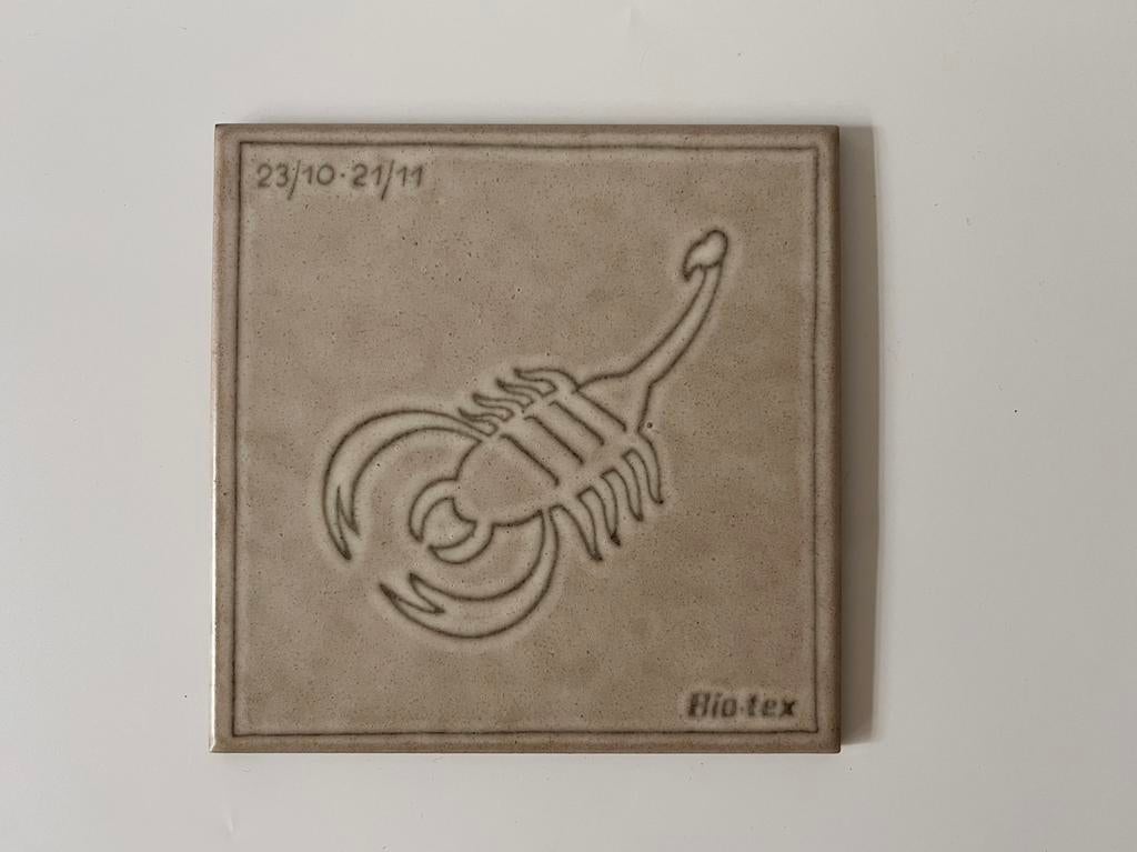Vintage tegel schorpioen van Bio-tex, Ophalen of Verzenden