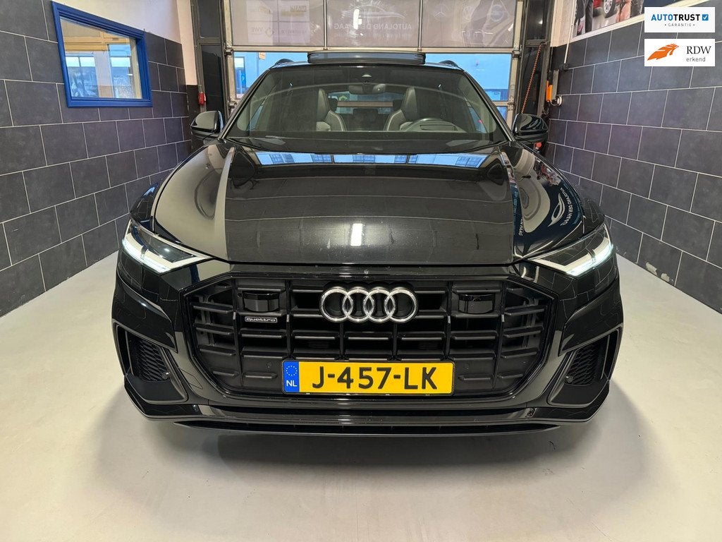 Audi Q8 55 TFSI Quattro S-line - RS STOELEN - PANO - HEAD UP, Auto's, Audi, Automaat, Gebruikt, 2995 cc, 2080 kg