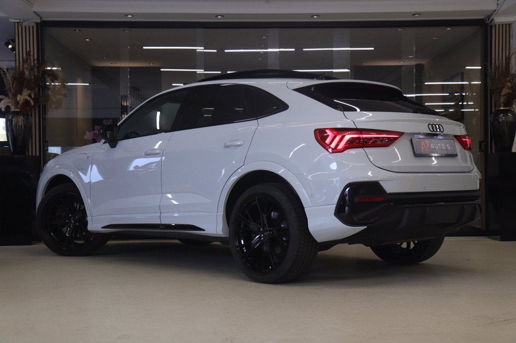 Audi Q3 Sportback 45 TFSI e S Edition 3X S-Line /PANO/CARPLA, Gebruikt, Euro 6, 150 pk, Leder en Stof