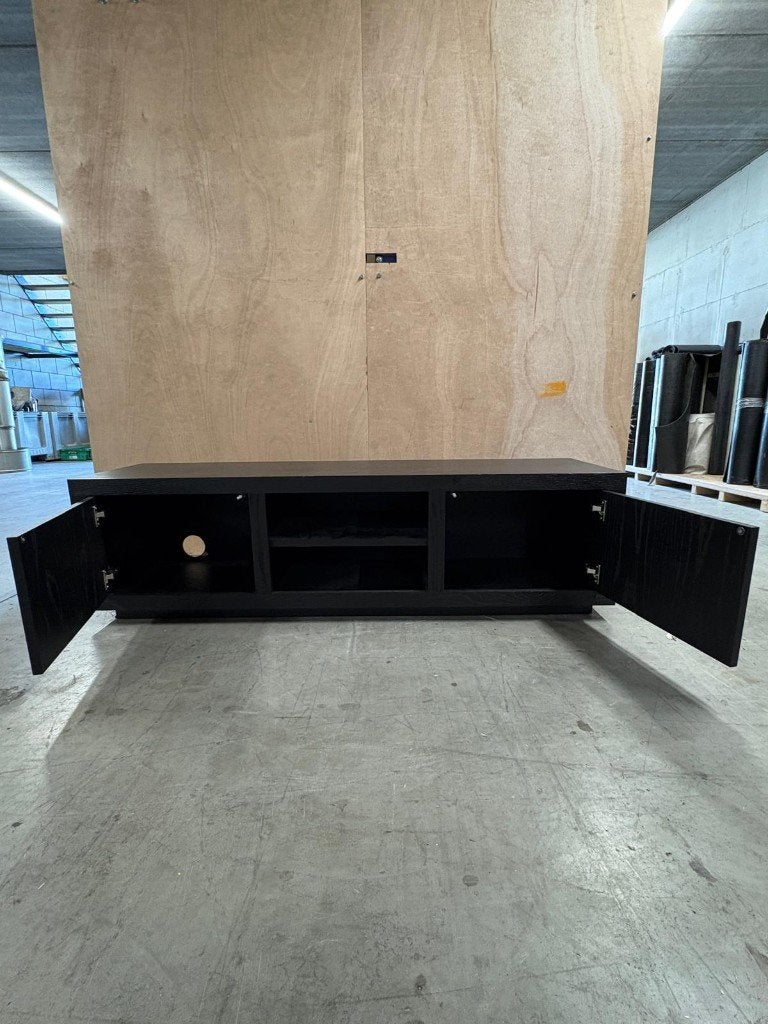 TV meubel Helsinki 160 cm 2-drs. - zwart, Ophalen, 150 tot 200 cm, Eikenhout, Zo goed als nieuw