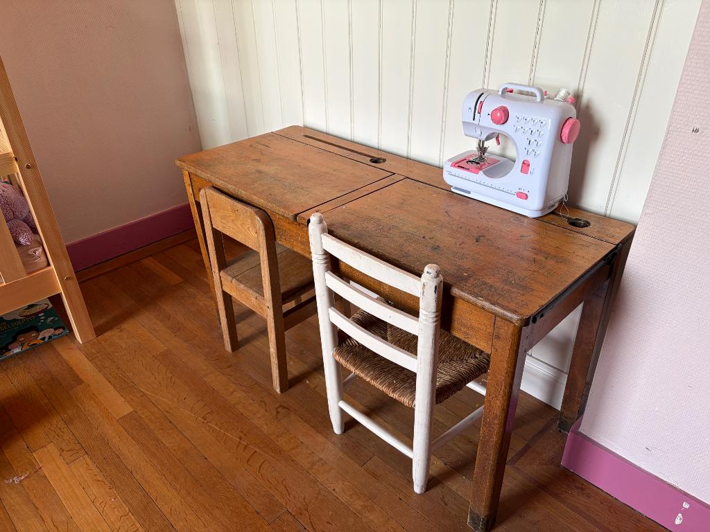 Vintage kinder Schoolbureau, Huis en Inrichting, Bureaus, Ophalen, Gebruikt, Hout, Bruin
