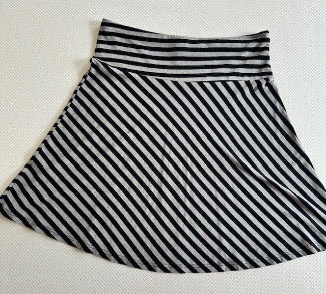 Rok, licht klokkend van H&M , maat 36 zgan (K53), H&M, Ophalen of Verzenden, Zo goed als nieuw, Maat 36 (S)