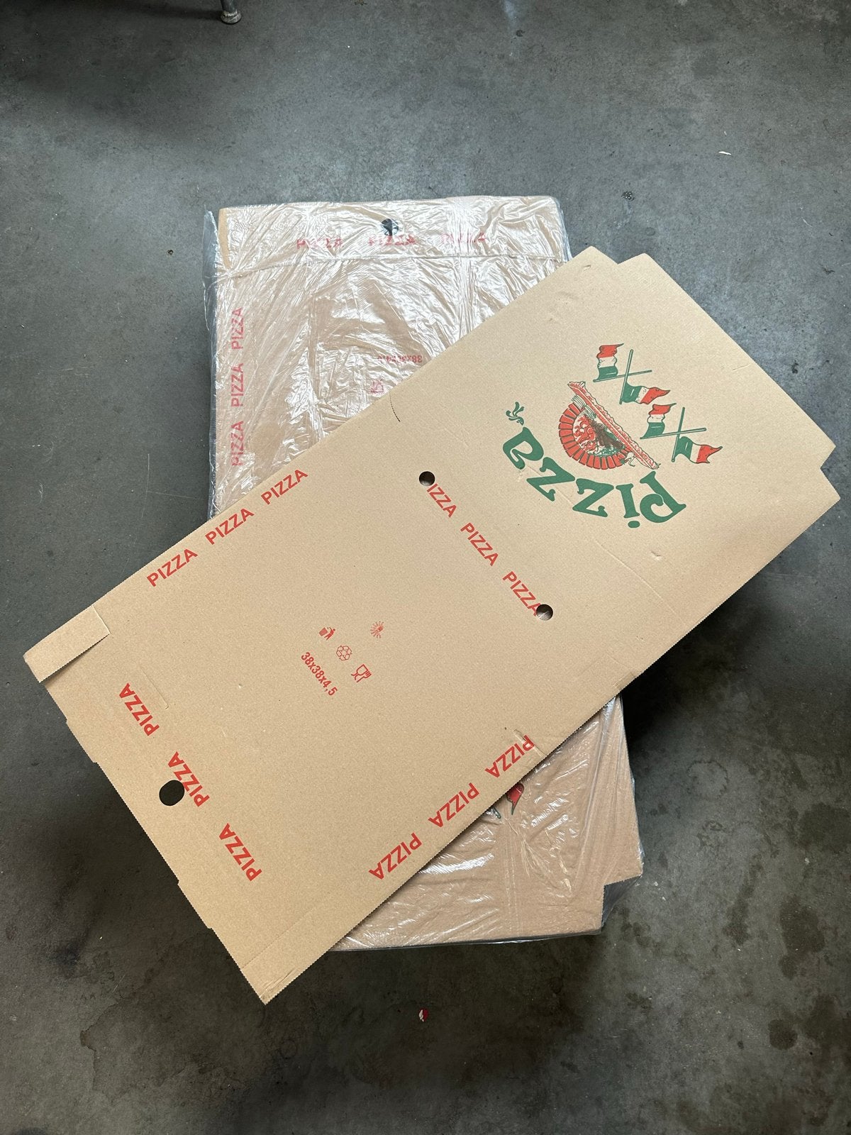 Nieuwe pizzadozen 38x38 cm - 250 stuks, Ophalen