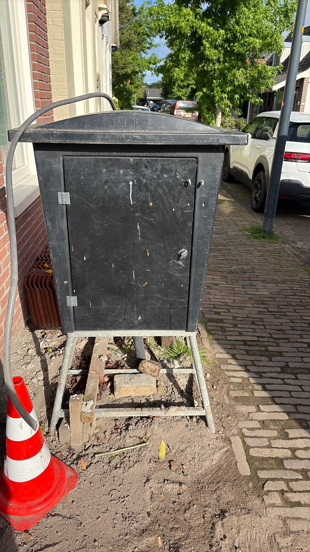 Buiten werk kast, Ophalen, Gebruikt